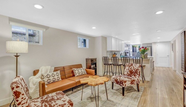 Charming Washington Park Getaway Private Apartment