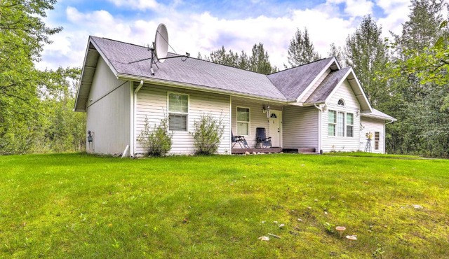 Charming Wasilla Retreat Walk to Lake Lalen!