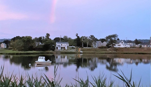 Charming water front home Quiet walkable beach neighborhood. Portsmouth R.I.