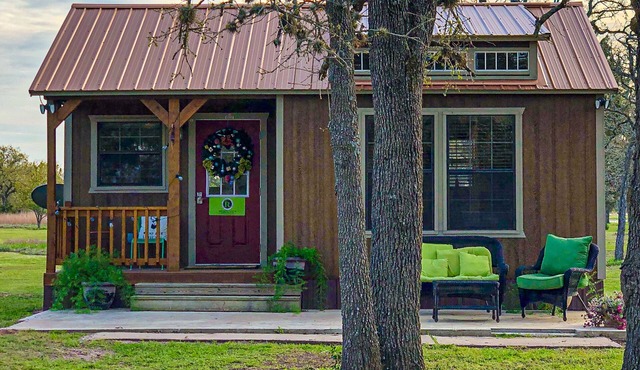 Charming water-view cabin with kitchenette, streaming, patio, partial AC, & WiFi