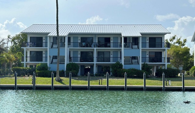Charming waterfront 2-bedroom condo on Sanibel Island!