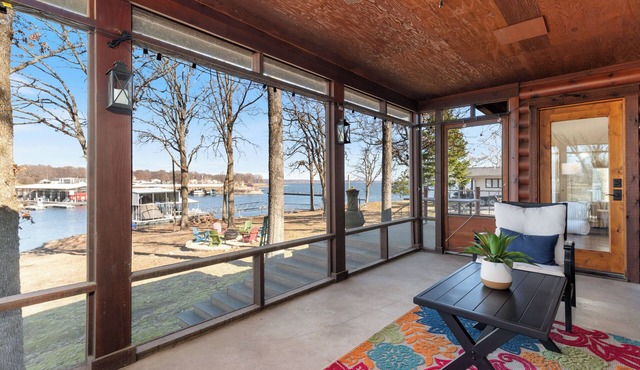 Charming Waterfront Cabin on Monkey Island at Grand Lake. Pet Friendly!