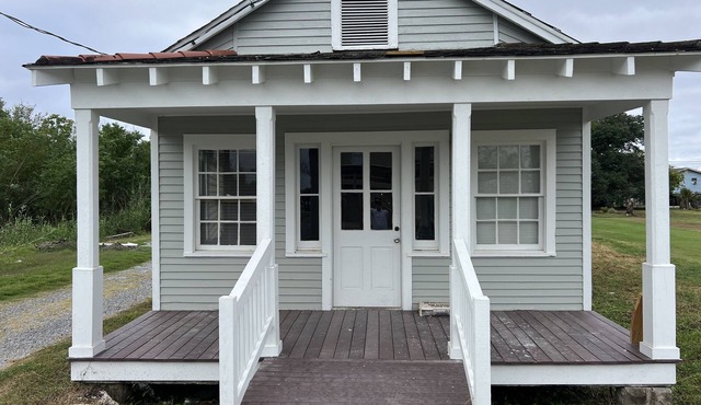 Charming Waterfront house in Lafitte