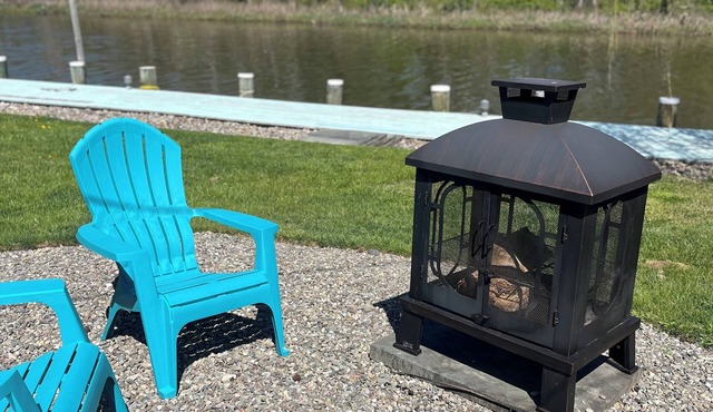 Charming Waterfront Cottage with Private Boat Dock