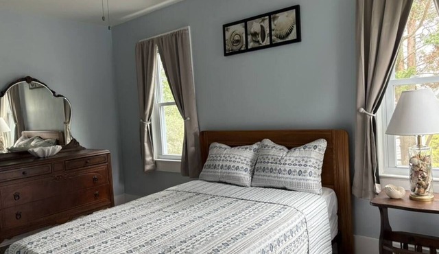 Charming Waterfront 1bd Apartment Hideaway Cozy Winter Rental in West OC