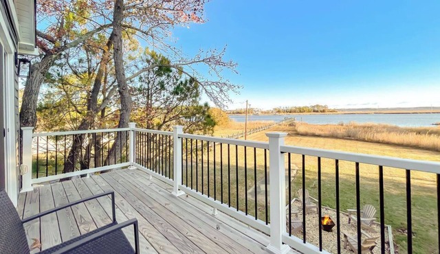Charming waterfront studio with amazing view, and WiFi in tranquil Piney Point