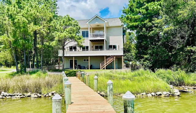 Charming Waterfront 3-bedroom house in Piney Point