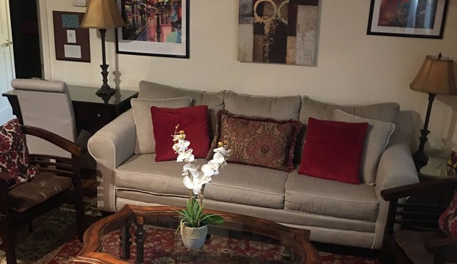 Charming Well-Appointed Casita Near Downtown River Walk and The Pearl