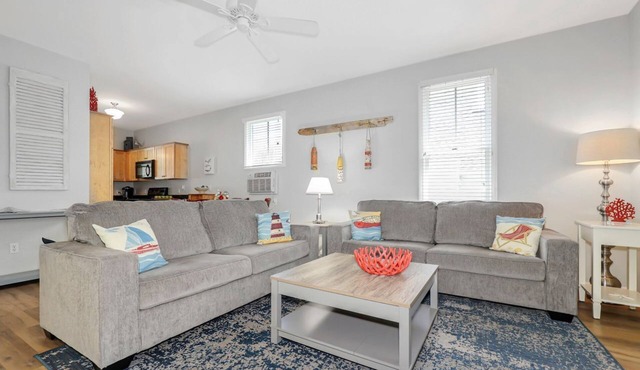 Charming Wells cottage w/amenities galore! 1 mile to beach, 3 miles to Ogunquit