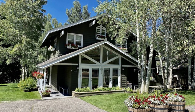 Charming West Vail 4 Bedroom, 3 Bathroom Mountain Chalet with Private Hot Tub