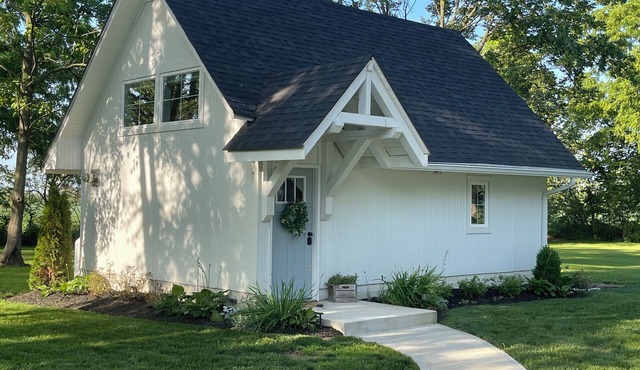 Charming White Barn Guesthouse in the country, close to Indianapolis.