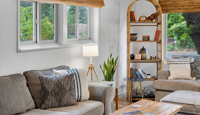 Charming White Salmon Family Home