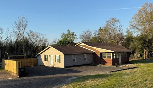 Charming Whole Home in Aiken's Horse Country