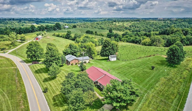 Charming Williamstown Retreat w/Private Yard