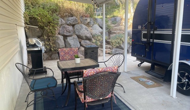 Charming Winnie Drop Trailer with Cozy Private Patio Escape