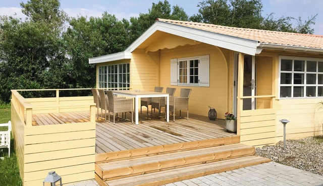 Charming wooden cottage close to Handbjerg beach