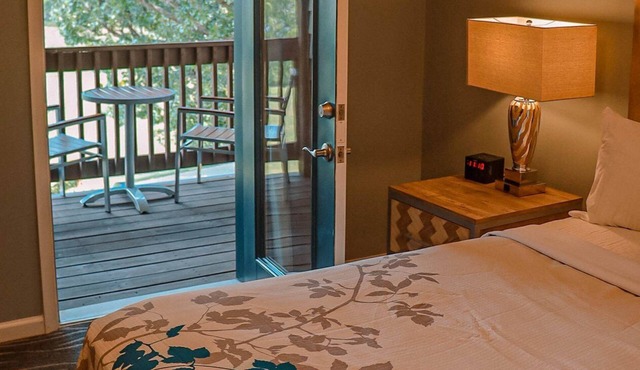 Charming Woodstone Meadows Villa @ Massanutten with Jetted tub & fireplace