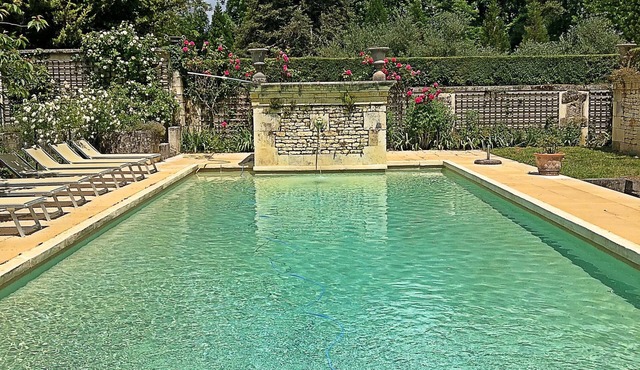 Charming XVIIIth century mansion with swimming-pool, pool, big parc. Weddings