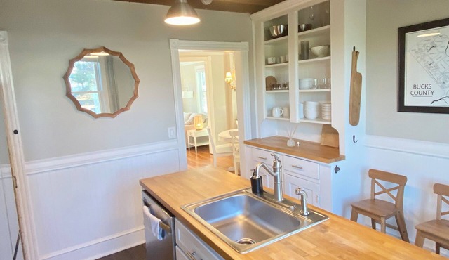 Charming Yardley Boro home! Steps to shops/restaurants, close to major transit