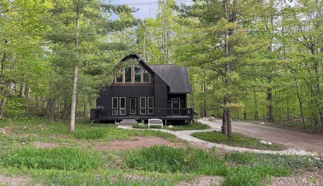 Charming Year-Round Harbor Springs Chalet: Near Nub's Nob, Golf & Lk Michigan