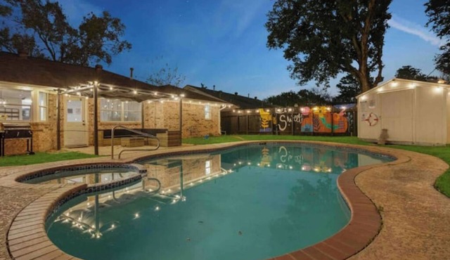 Charming Zenith home-4BRs- amazing pool- mini golf - Houston I-610&US290n
