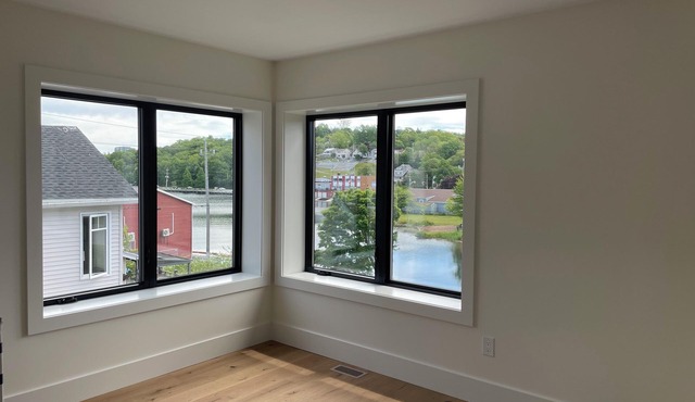 CharmingBrand new 3-bedroom house with WiFi and AC in peaceful Dartmouth.