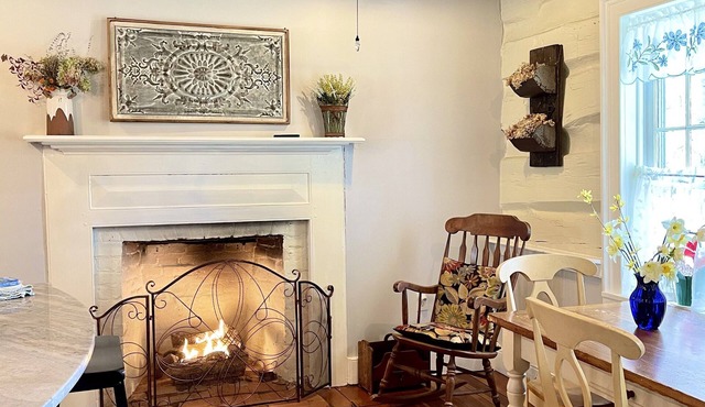 Charmingly renovated historic Canal House on C&O along Potomac close to Antietam