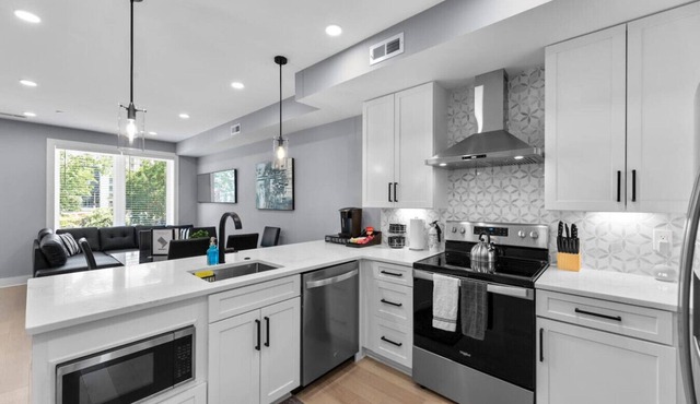 CharmingReno+Sun Filled+Well Located+H St+Garage