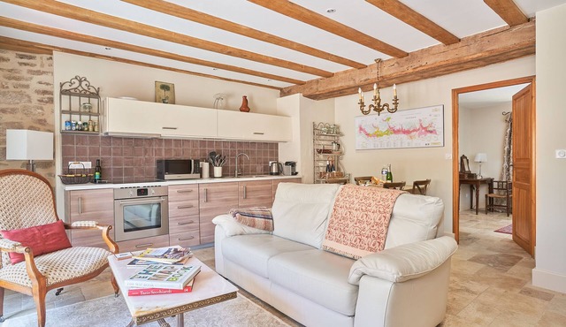 Charmot de Pommard, 1bdr/1bth quality, charming Apt, central Pommard village