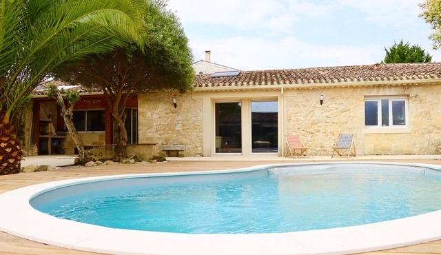 Chartreuse Coup Vacances Famille-piscine-jardin