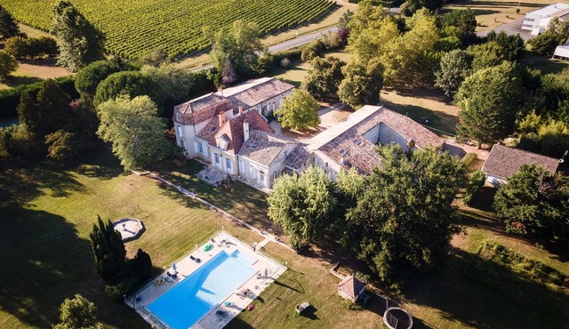 Chartreuse Large swimming pool beach dordogne Activities Large terrace Pets OK