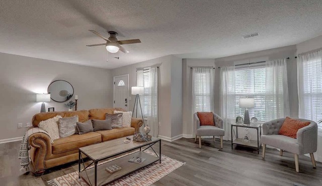 CHAS, SUMMRVLL/NEXTON Comfort Near Everything!