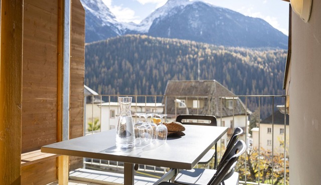 Chasa Bagnera 174: modern 3 1/2 -room attic apartment right next to the Engadin Bad Scuol