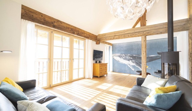 CHASA MUNTANELLA 4.5: BEAUTIFUL 4.5 ROOM ATTIC FLAT, IN A MODERN ENGADIN HOUSE