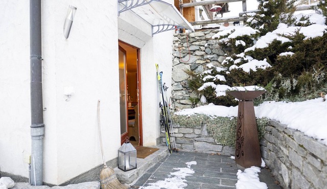 Chasa Patgific Studio : Cozy Holiday Studio in Ramosch