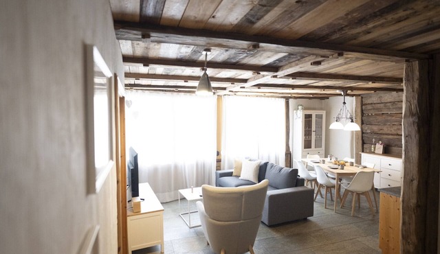 Chasa Rustica – Modern 3-Room Apartment with Traditional Charm in Sent