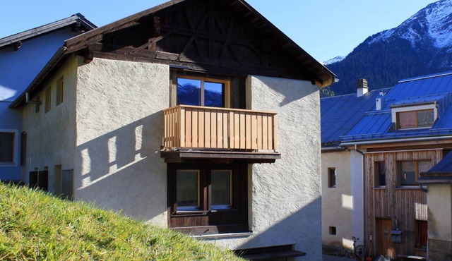 Chasa Tablà, (Guarda). by Interhome