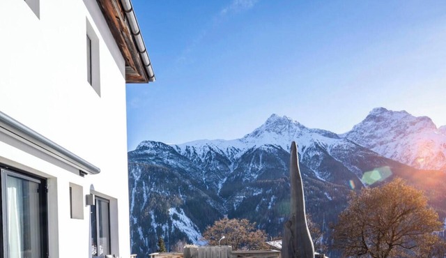Chasa Vital - High-quality vacation apartment with an elegant ambience in Sent