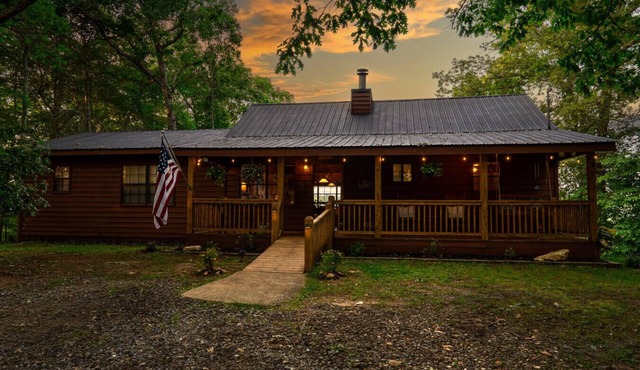 Chase Mtn Chalet with River Access