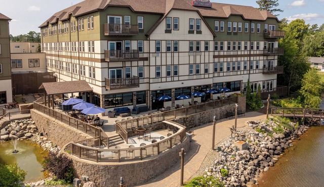 Chase On The Lake Resort Hotel