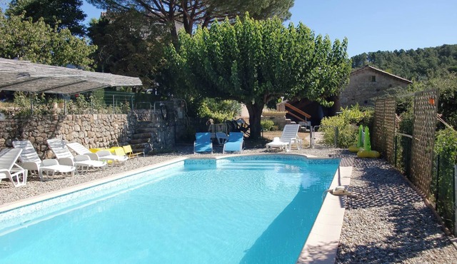 Chassiers, Southern Ardèche, 30m² apartment, for 4 people max and shared pool