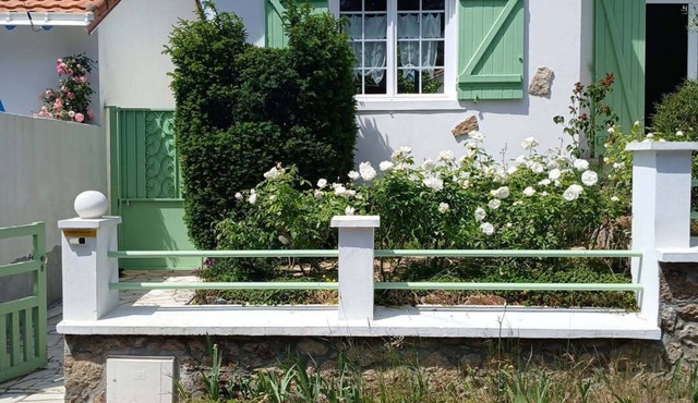 Chat Fleurs" family home Pornichet center very quiet