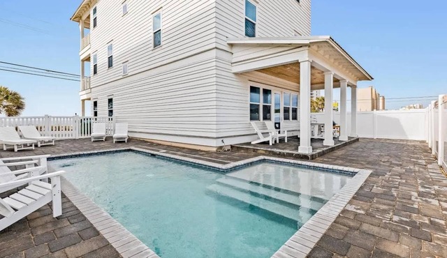 Chat N Chill Beach Retreat Pool, Beachfront, Private Beach