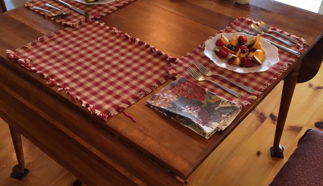 Chatea du Lac Two Twin Beds