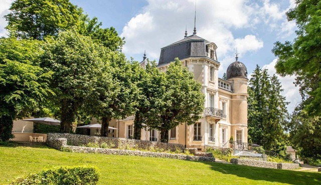 Chateau De Fremont - Twelve Bedroom Castle, Sleeps 54