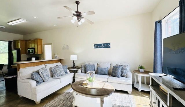 Chateau 12, spacious townhouse in Tickfaw, LA