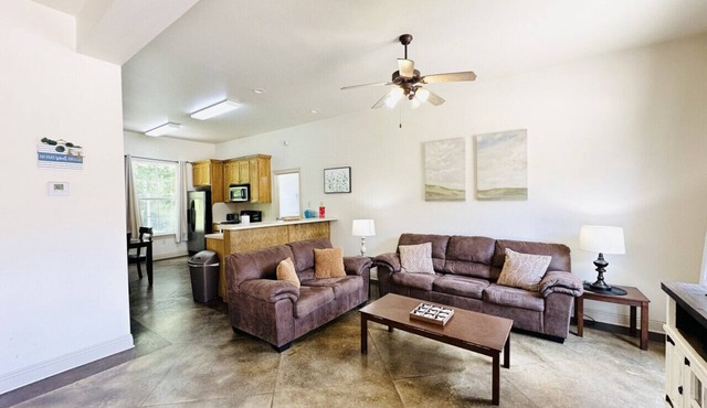 Chateau 14, spacious townhouse in Tickfaw, LA