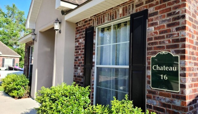 Chateau 16, spacious townhouse in Tickfaw, LA