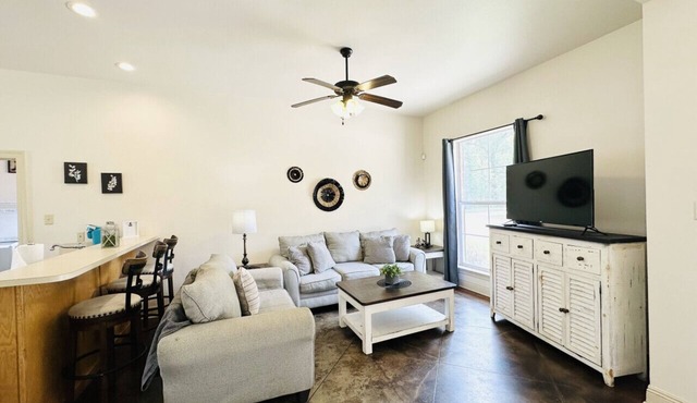 Chateau 17, spacious townhouse in Tickfaw, LA