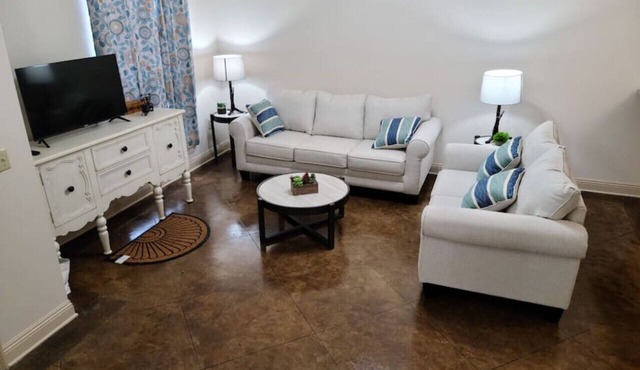Chateau 3, spacious townhouse in Tickfaw, LA